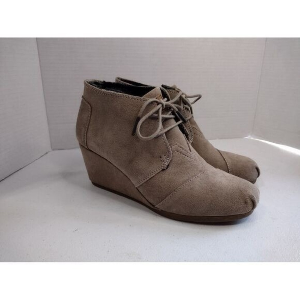 TOMS Tan Suede Wedge Ankle Boots Women's Size 7.5 Lace Up